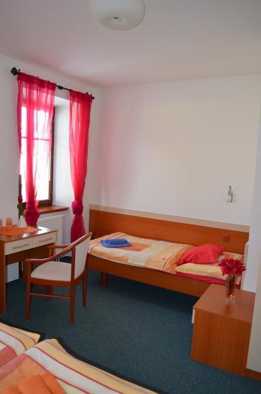 Hotel U Kapra Lázně Bělohrad Exteriör bild