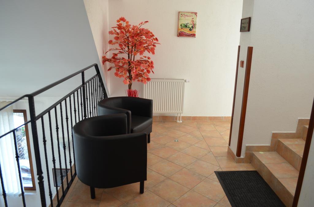 Hotel U Kapra Lázně Bělohrad Rum bild
