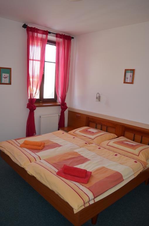 Hotel U Kapra Lázně Bělohrad Rum bild
