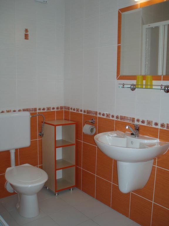 Hotel U Kapra Lázně Bělohrad Rum bild