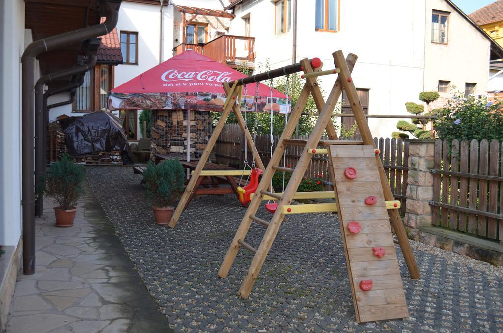 Hotel U Kapra Lázně Bělohrad Exteriör bild